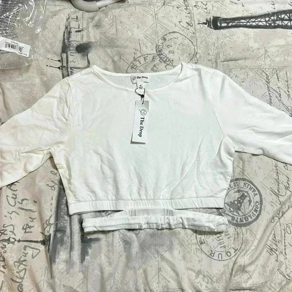 Crop top - Picture 2 of 4